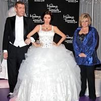 The unveiling of Kim Kardashian s wedding-themed wax figure dress | Picture 62803